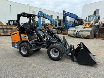 Натоварувач на тркала GIANT