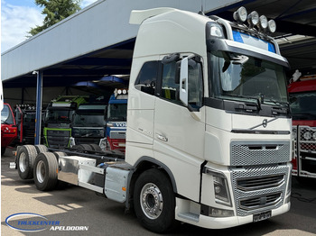 Камион со кабинска шасија VOLVO FH 750