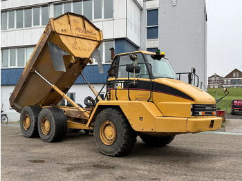 Зглобен истоварувач CATERPILLAR