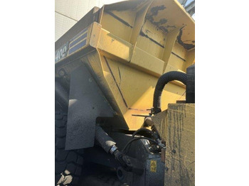 Зглобен истоварувач KOMATSU HM 400-1: слика 5