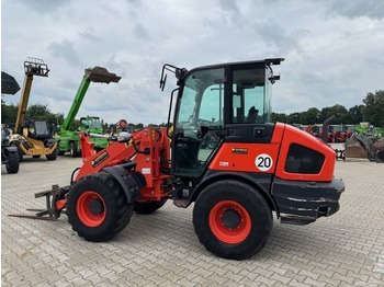 Натоварувач на тркала KUBOTA R090