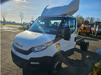Камион со кабинска шасија IVECO Daily
