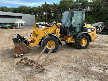 Натоварувач на тркала CATERPILLAR 906H