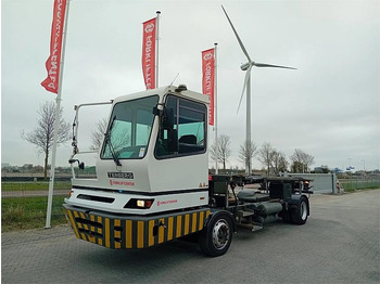 Трактор на терминалот TERBERG