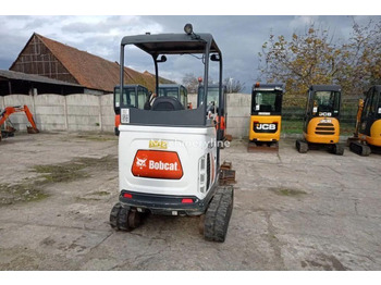 Мини багер Bobcat E17 mini excavator: слика 2