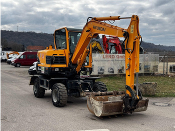 Багер на тркала HYUNDAI