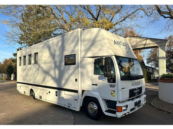 Камион за коњи MAN 10.224