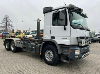 Камион со кука за подигање MERCEDES-BENZ Actros 2644