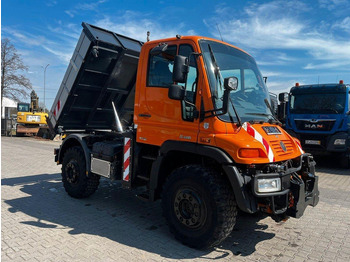 Истоварувач UNIMOG U400