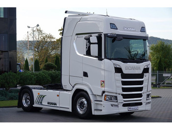 Камион влекач SCANIA S 450