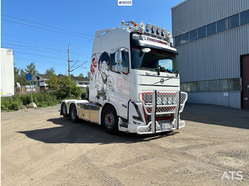 Камион влекач VOLVO FH 750