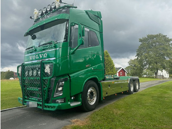 Камион со кука за подигање VOLVO FH16