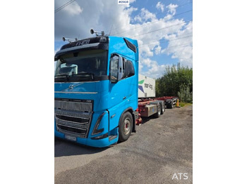 Транспортер на контејнер/ Камион со променливо тело VOLVO FH