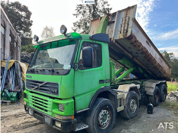 Камион со кука за подигање VOLVO FM12