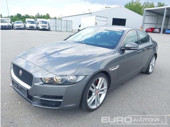 Автомобил JAGUAR