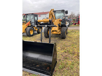 Натоварувач на тркала CATERPILLAR 908H
