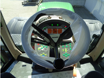 Трактор Fendt 824 Vario S4 ProfiPlus: слика 3
