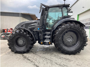 Трактор VALTRA
