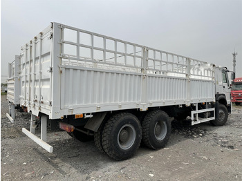 Камион за добиток за транспорт на животни SINOTRUK HOWO 371 Cargo truck: слика 4