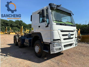 Камион влекач SINOTRUK HOWO