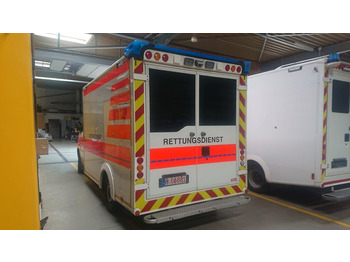 Амбулантно возило MERCEDES-BENZ Sprinter 316