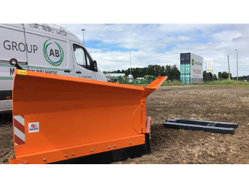 Плуг за чистење снег