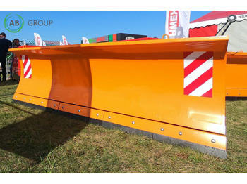 Плуг за чистење снег