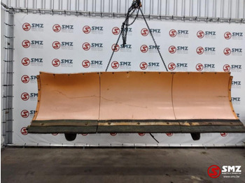 Плуг за чистење снег