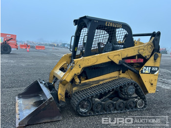 Компактен натоварувач CATERPILLAR