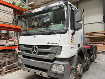Камион со кука за подигање MERCEDES-BENZ Actros 4141