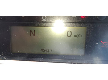 Зглобен истоварувач CAT 730: слика 5