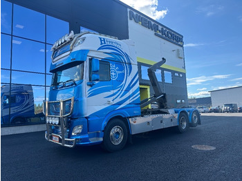 Камион со кука за подигање DAF XF 530
