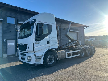 Камион со кука за подигање IVECO Stralis 560