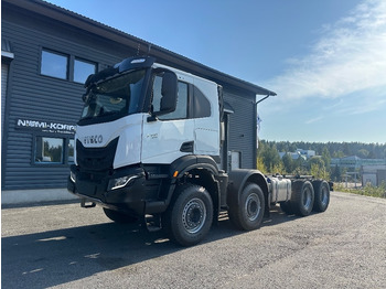 Камион со кабинска шасија IVECO T-WAY