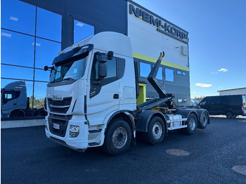 Камион со кука за подигање IVECO X-WAY