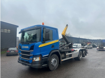 Камион со кука за подигање SCANIA P 360