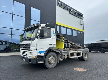 Камион за подигање контејнери VOLVO FM7