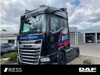 Камион влекач DAF XG 530