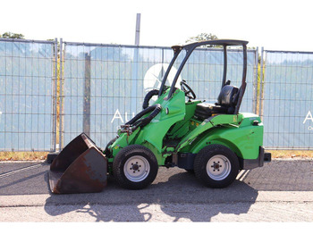 Натоварувач на тркала AVANT