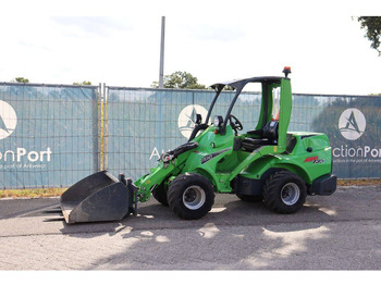 Натоварувач на тркала AVANT