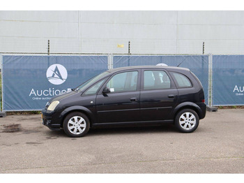 Автомобил OPEL