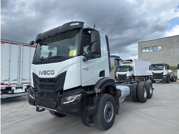 Камион со кабинска шасија IVECO