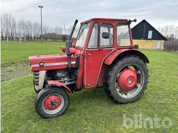 Трактор MASSEY FERGUSON 100 series