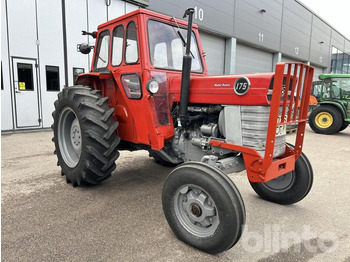 Трактор MASSEY FERGUSON 100 series