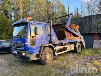 Камион за подигање контејнери VOLVO FL6