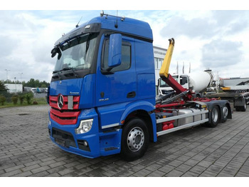 Камион со кука за подигање MERCEDES-BENZ Actros 2546