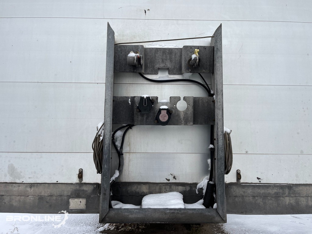 2007 HUMBAUR HSA 351324 curtain side semi-trailer - Полуприколка со церада: слика 4 2007 HUMBAUR HSA 351324 curtain side semi-trailer - Полуприколка со церада: слика 4