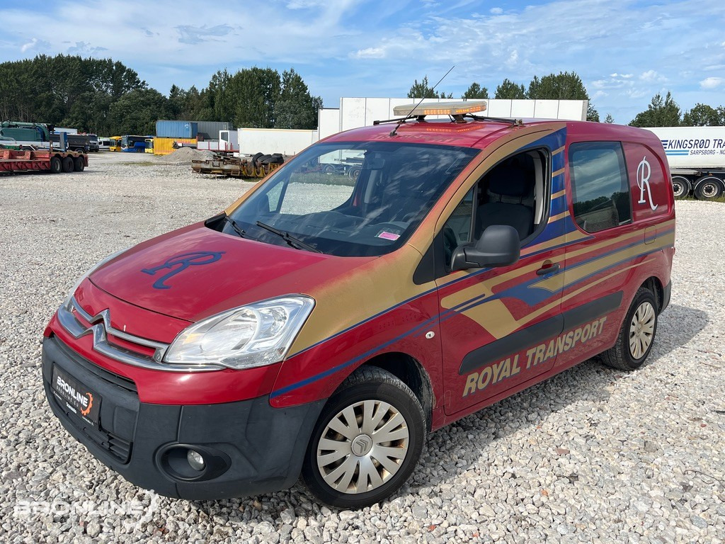 2015 Citroën Berlingo 1.6 84kW - Автомобил: слика 2 2015 Citroën Berlingo 1.6 84kW - Автомобил: слика 2