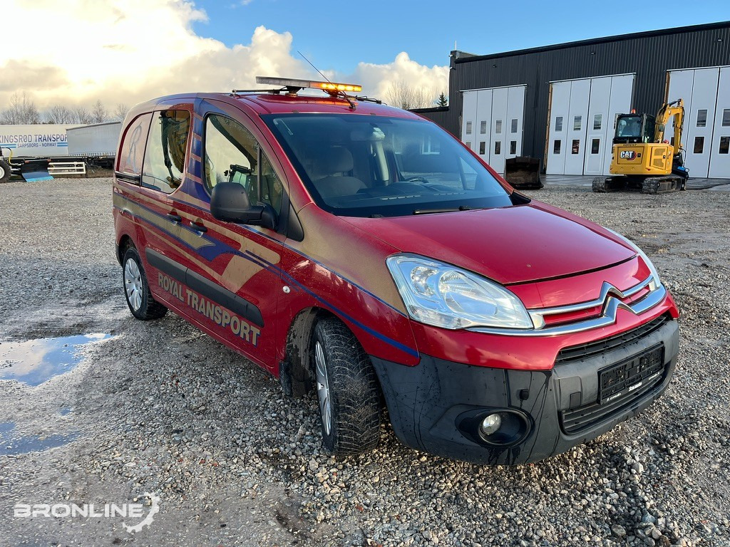 2015 Citroën Berlingo 1.6 84kw - Автомобил: слика 2 2015 Citroën Berlingo 1.6 84kw - Автомобил: слика 2