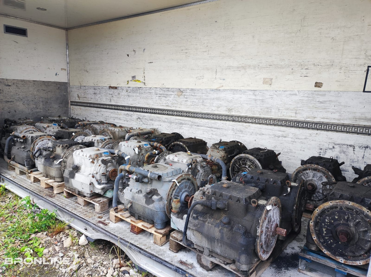 MAN VOITH GEARBOXES 27 pcs - Менувач за Камион: слика 2 MAN VOITH GEARBOXES 27 pcs - Менувач за Камион: слика 2